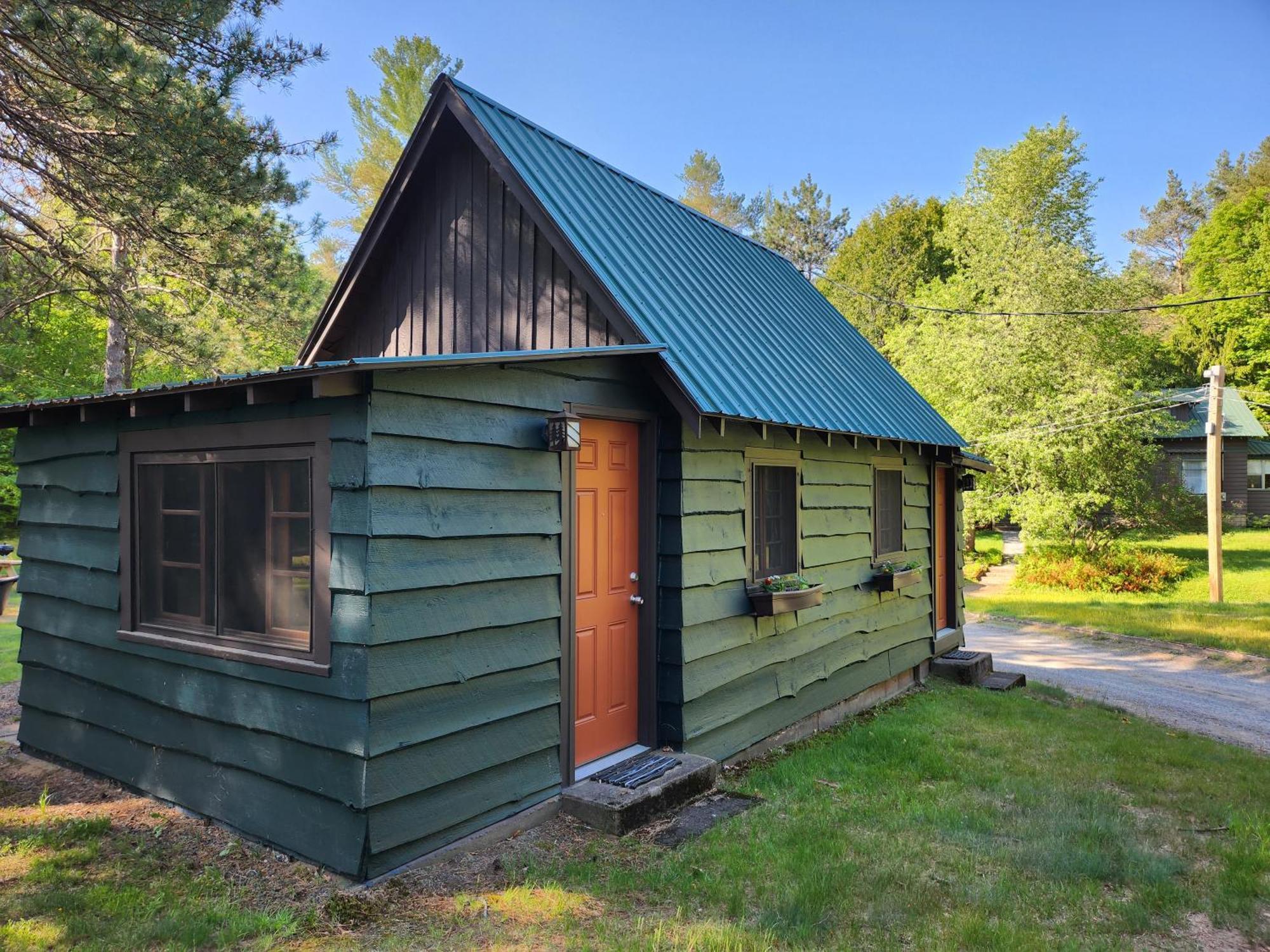 Moreno'S Adirondack Cabins Саранак-Лейк Экстерьер фото
