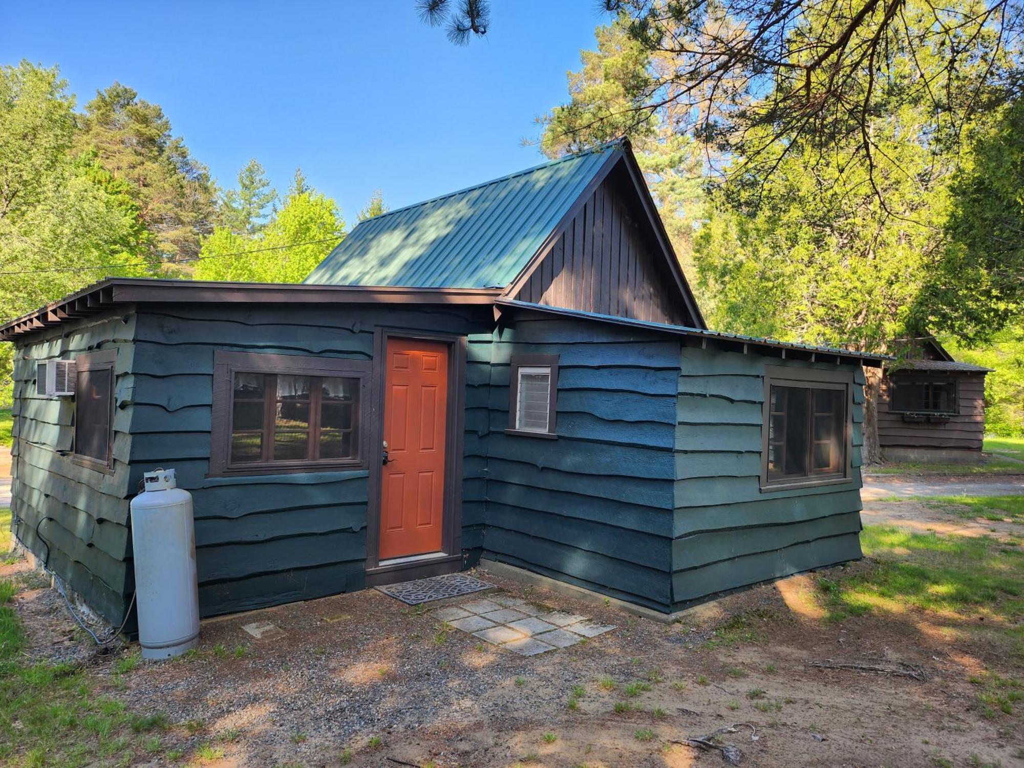 Moreno'S Adirondack Cabins Саранак-Лейк Экстерьер фото